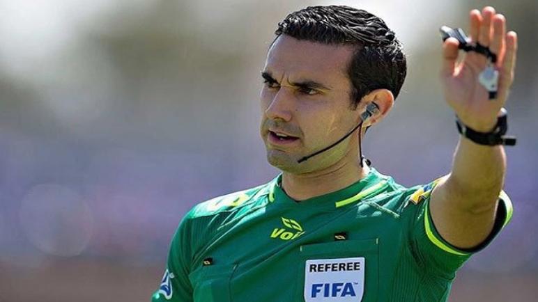 إصابة الحكم المكسيكي سيزار راموس الذي أدار مباراة المغرب وفرنسا بوعكة صحية