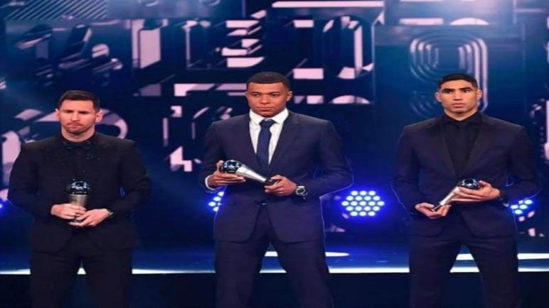 الفيفا يصف أشرف حكيمي ب”فخر للمغرب والعرب جميعا”