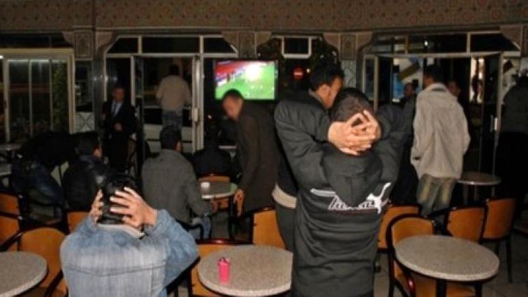 سلطات سيدي سليمان تمنع المقاهي من نقل مباريات كرة القدم